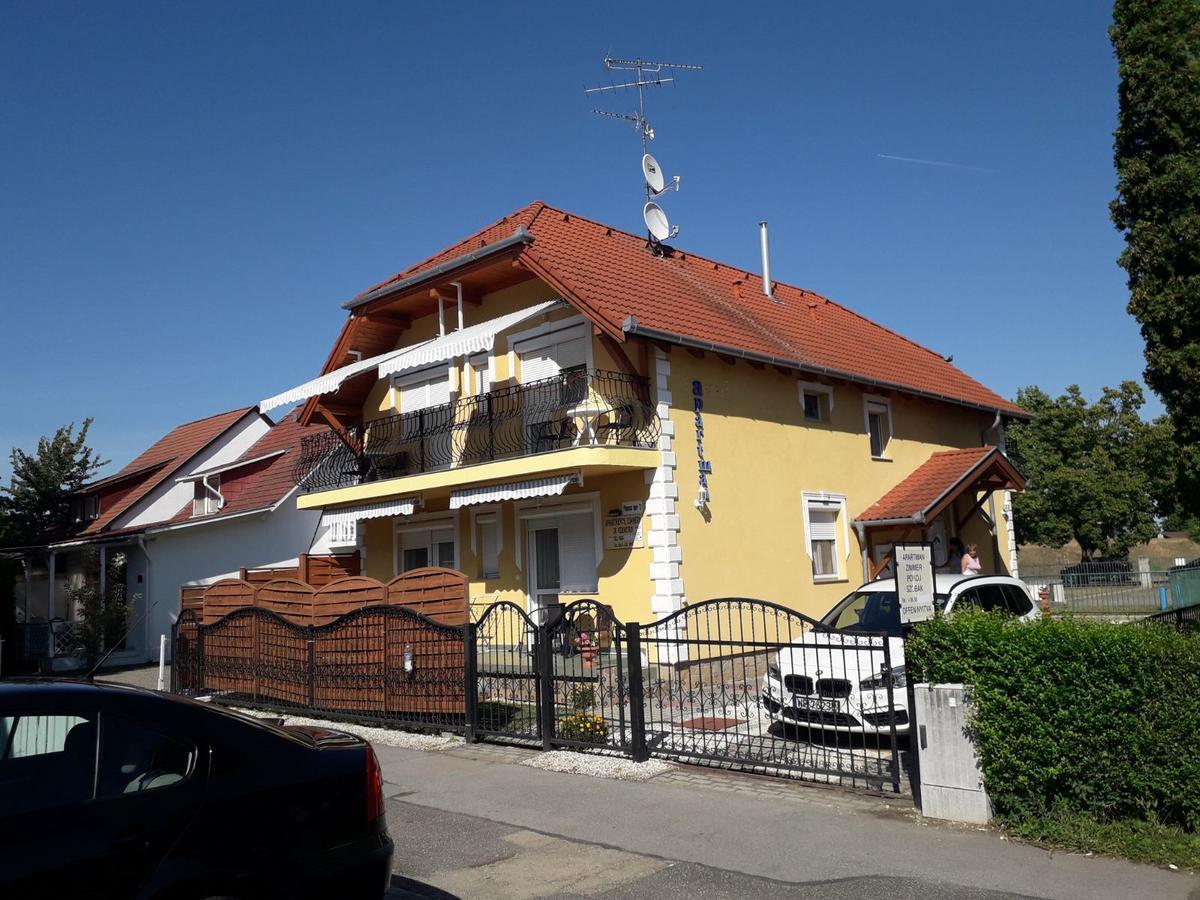 Villa Bella Apartman Buk Exterior photo